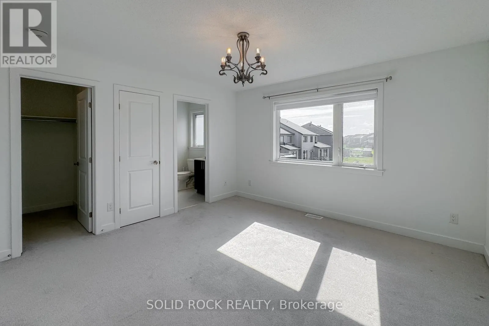 889 SOLARIUM AVENUE