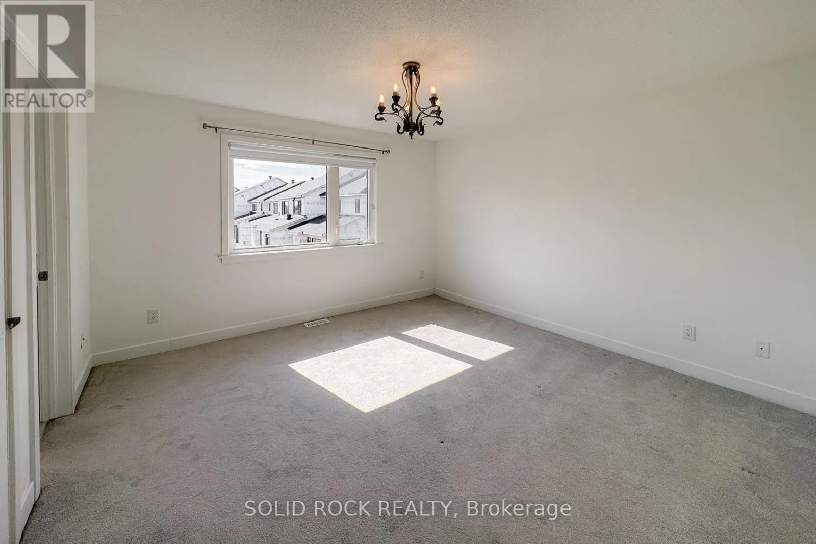 889 SOLARIUM AVENUE