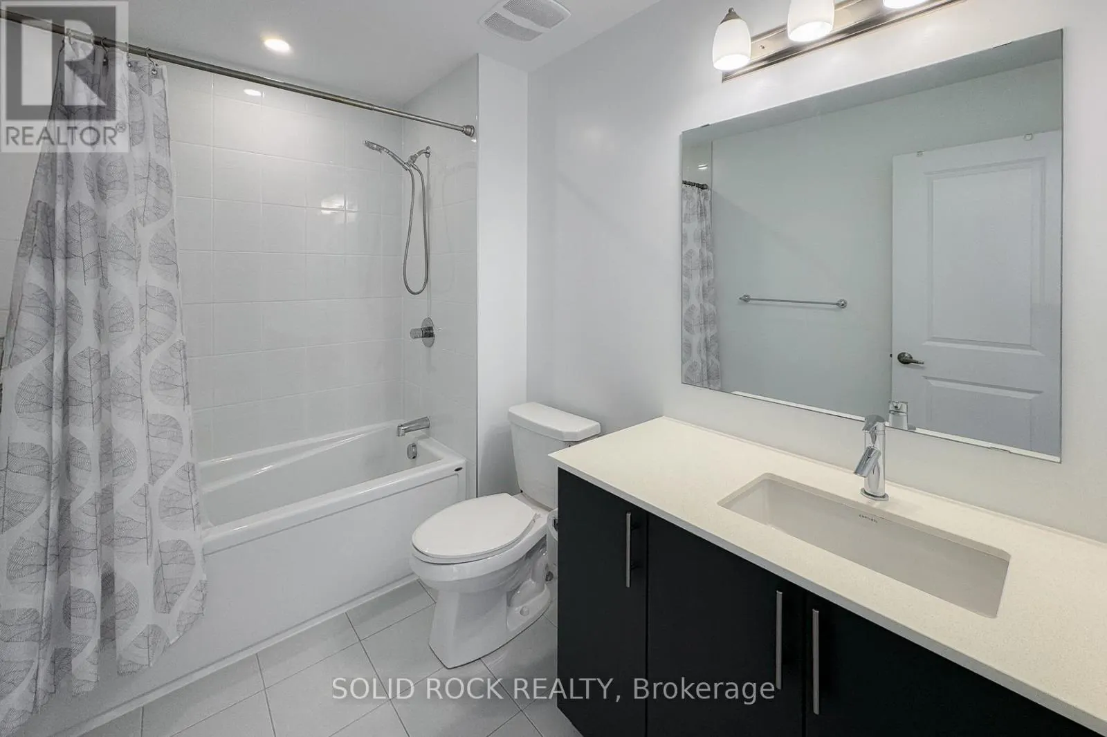 889 SOLARIUM AVENUE
