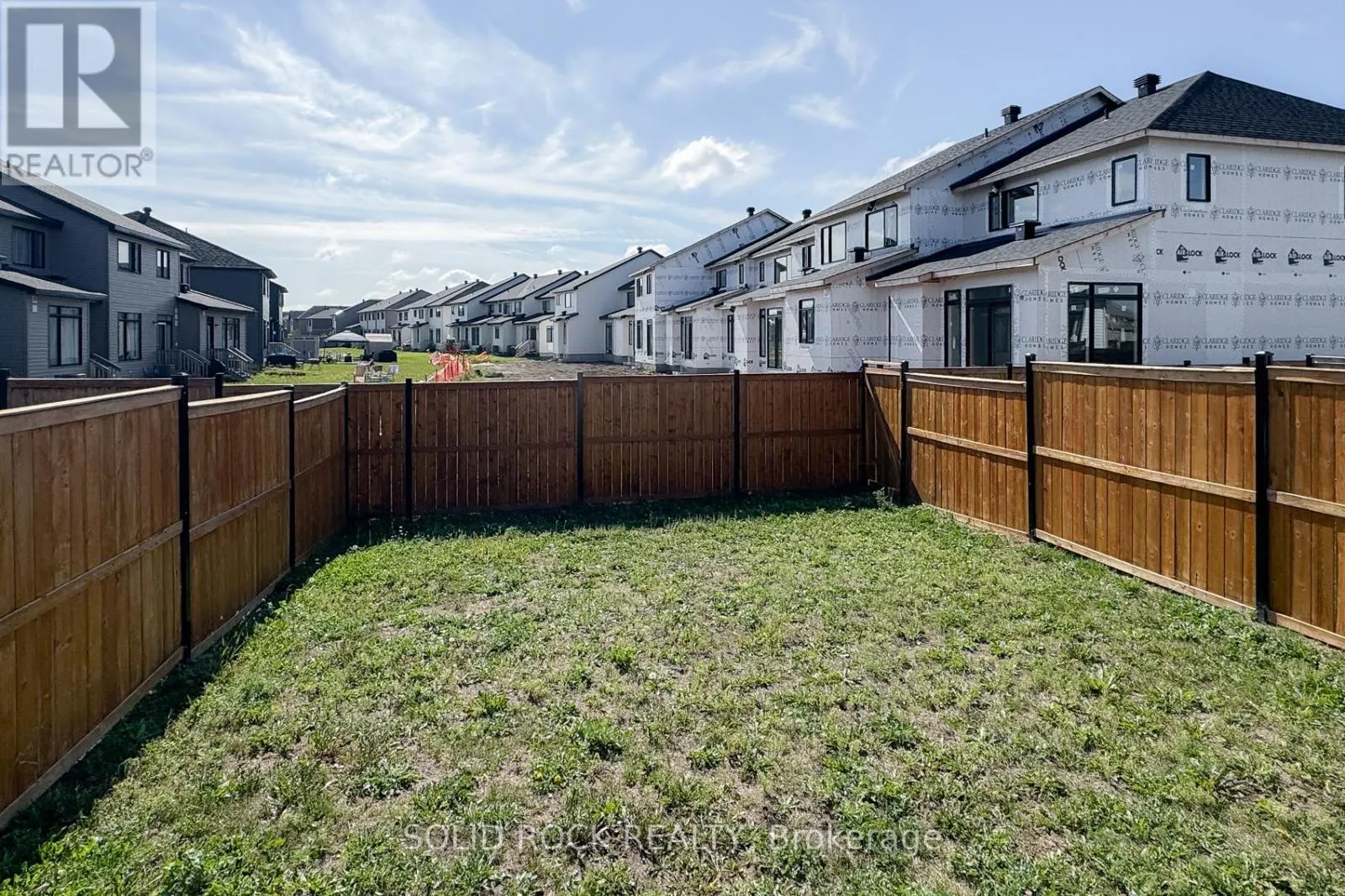 889 SOLARIUM AVENUE