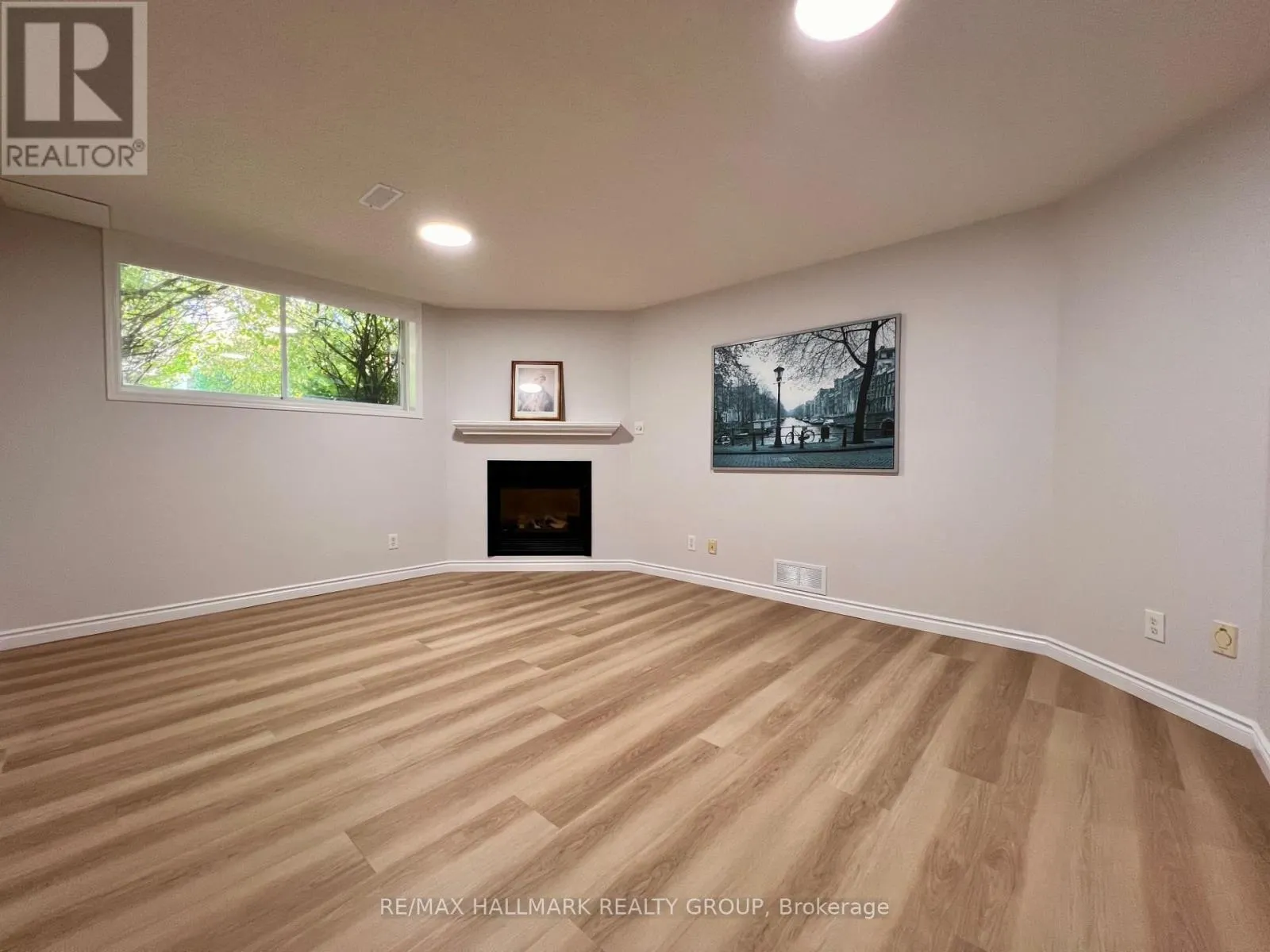 4 VALEMONT ST STREET