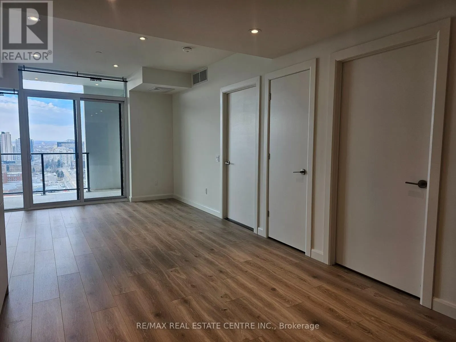 1705 - 741 KING STREET W