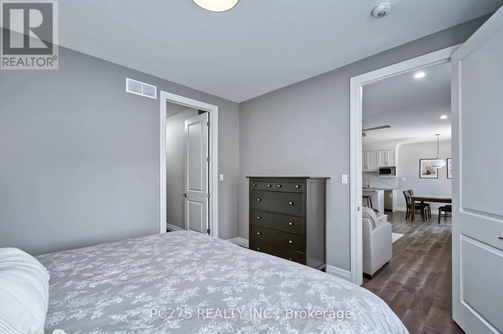 2539 BOND STREET