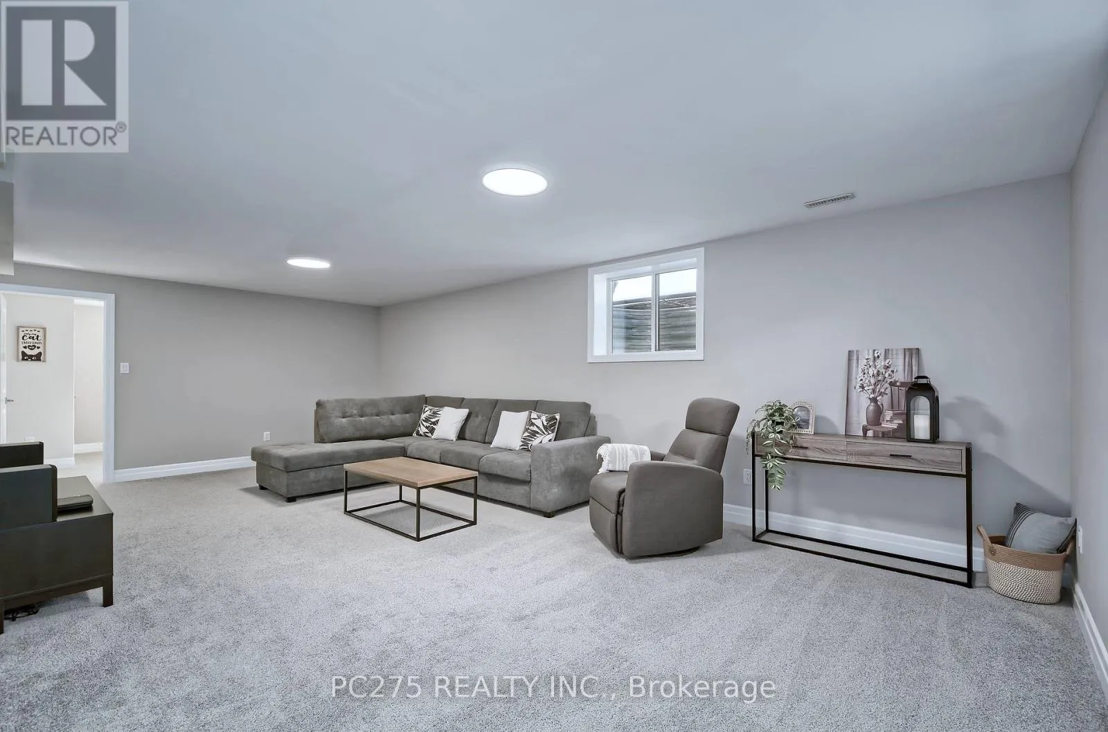 2539 BOND STREET