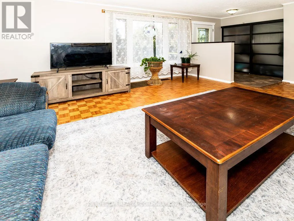 1324 RAINBOW CRESCENT
