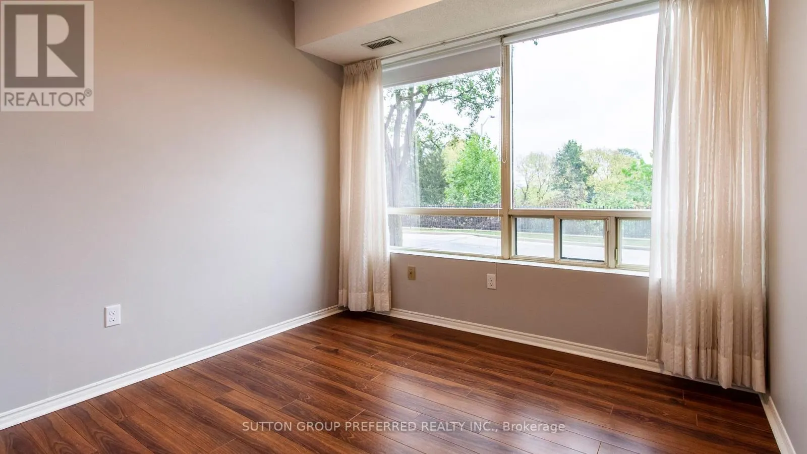 109 - 521 RIVERSIDE DRIVE, #109