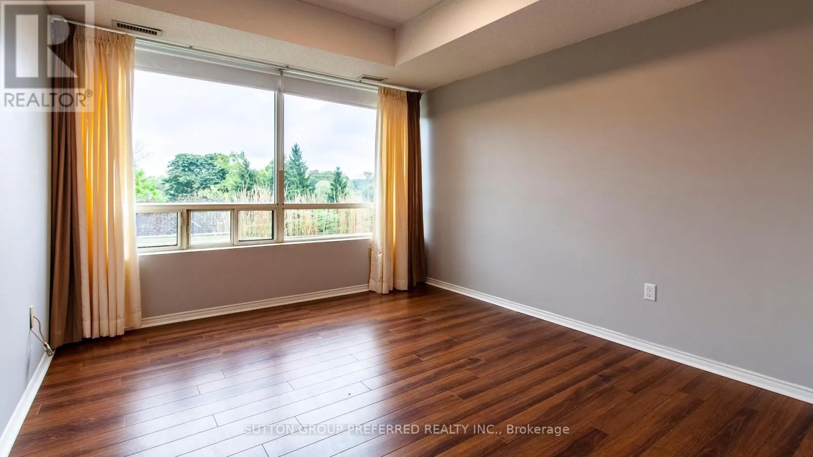 109 - 521 RIVERSIDE DRIVE, #109