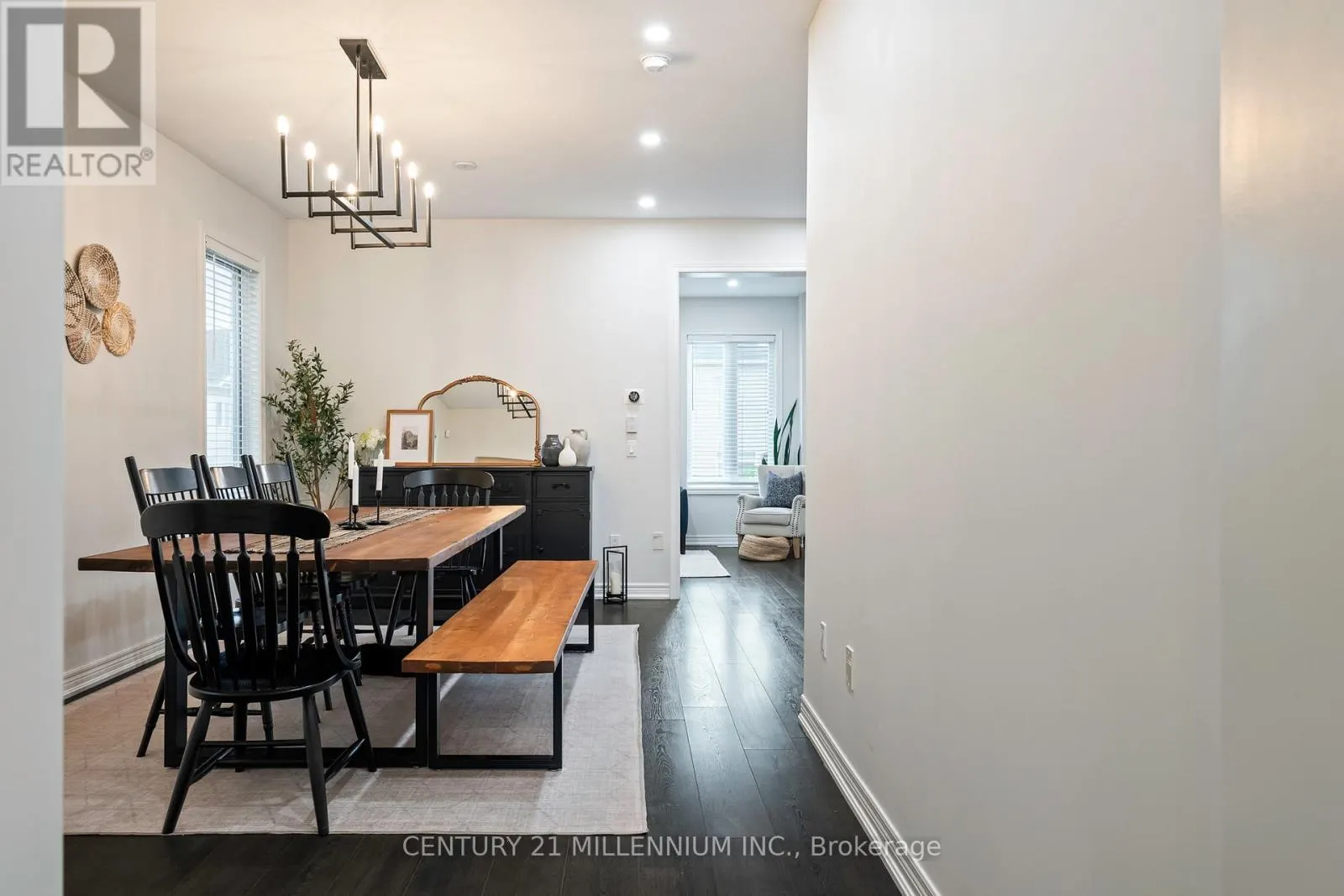 521 BRETT STREET