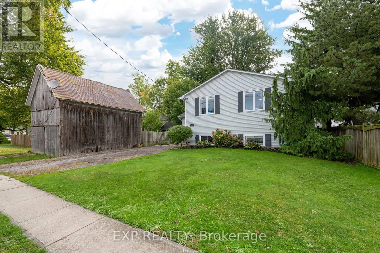 272 MARY STREET