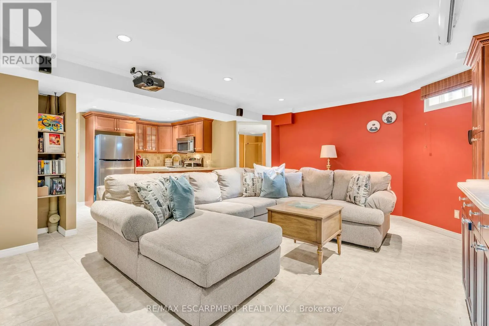 484 BUSH DRIVE