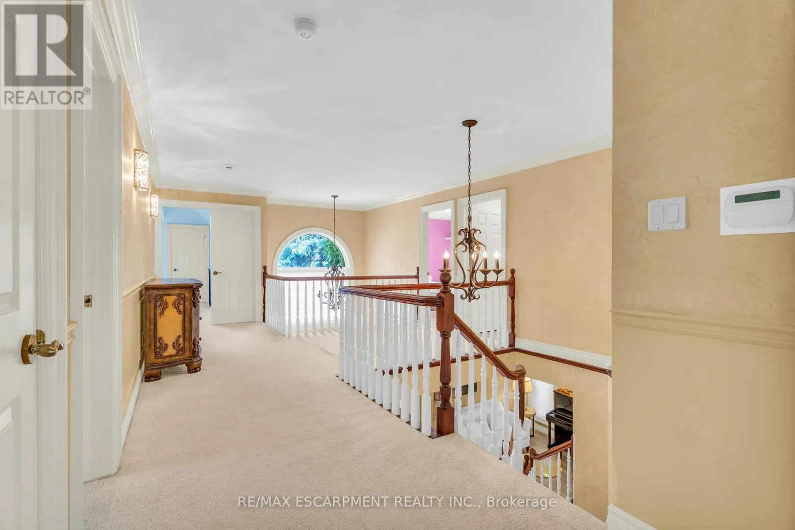 484 BUSH DRIVE