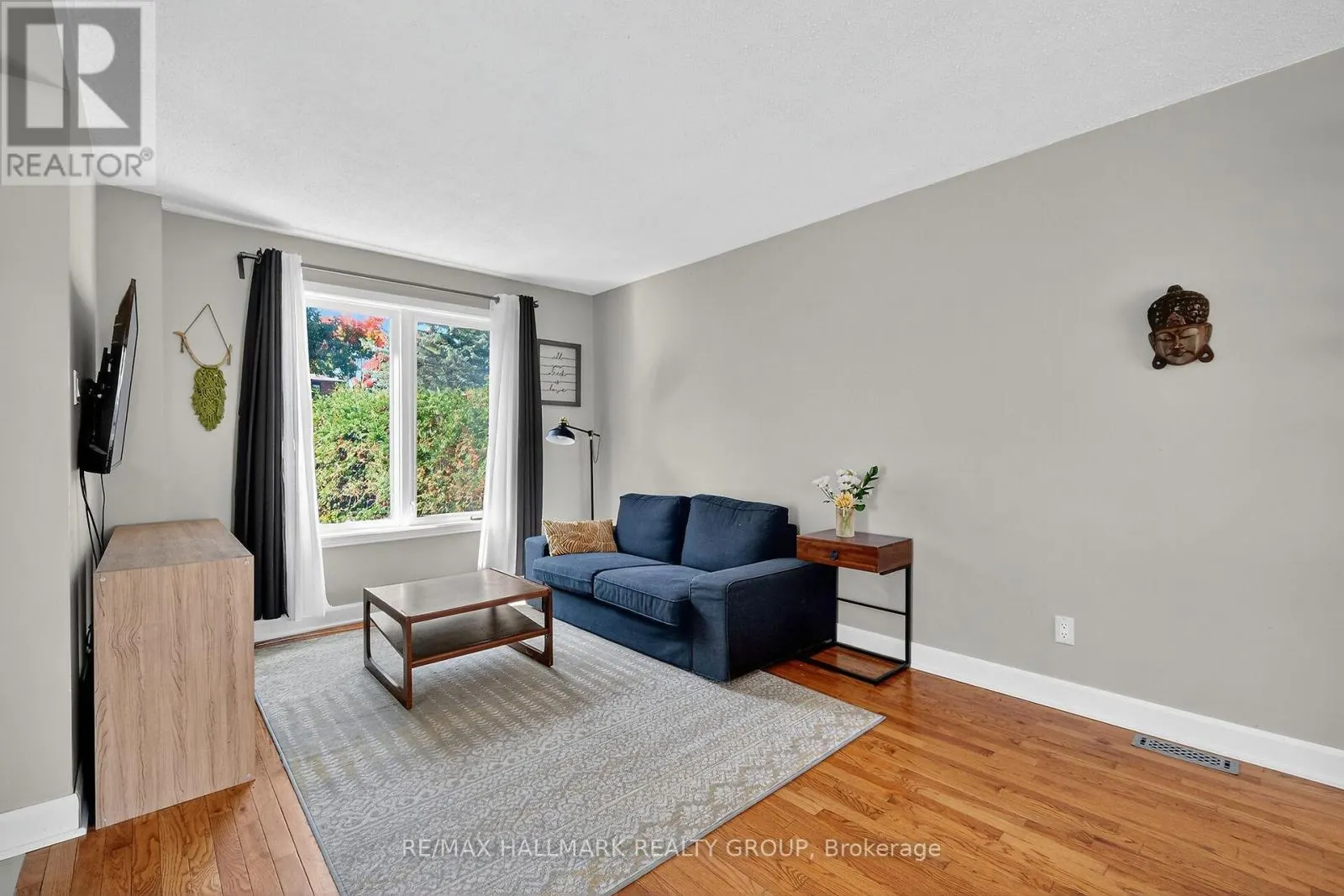 1821 BROUSSEAU CRESCENT