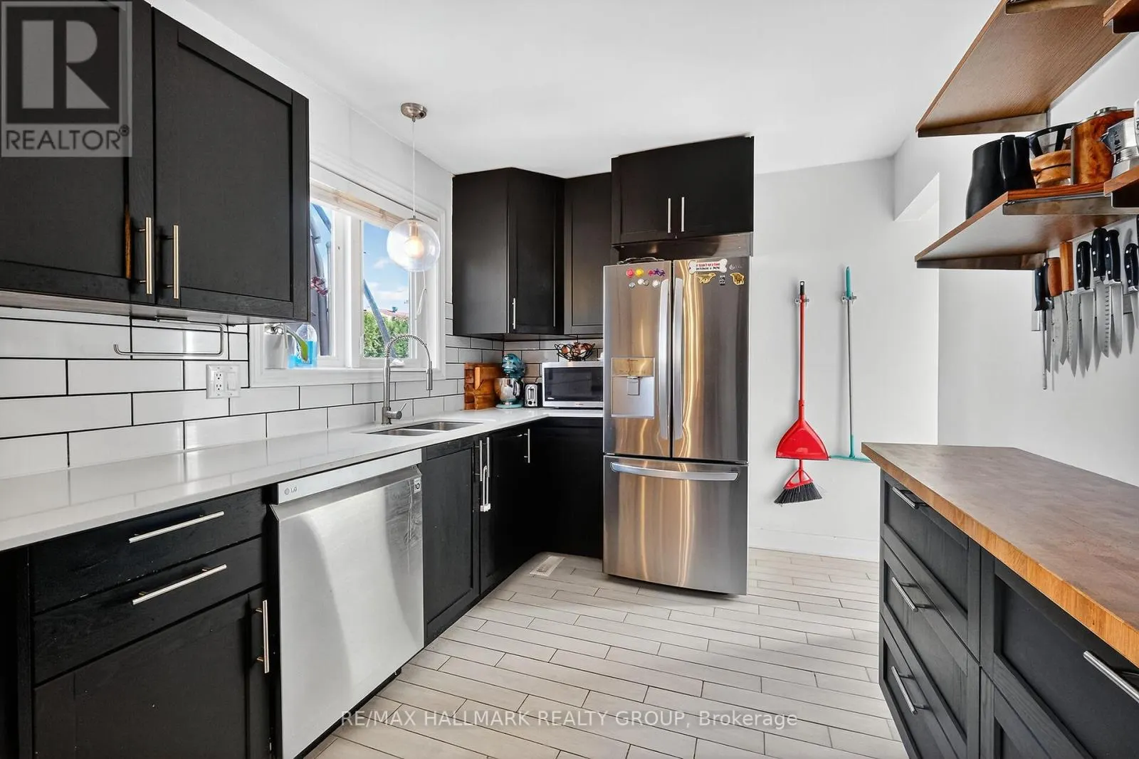 1821 BROUSSEAU CRESCENT