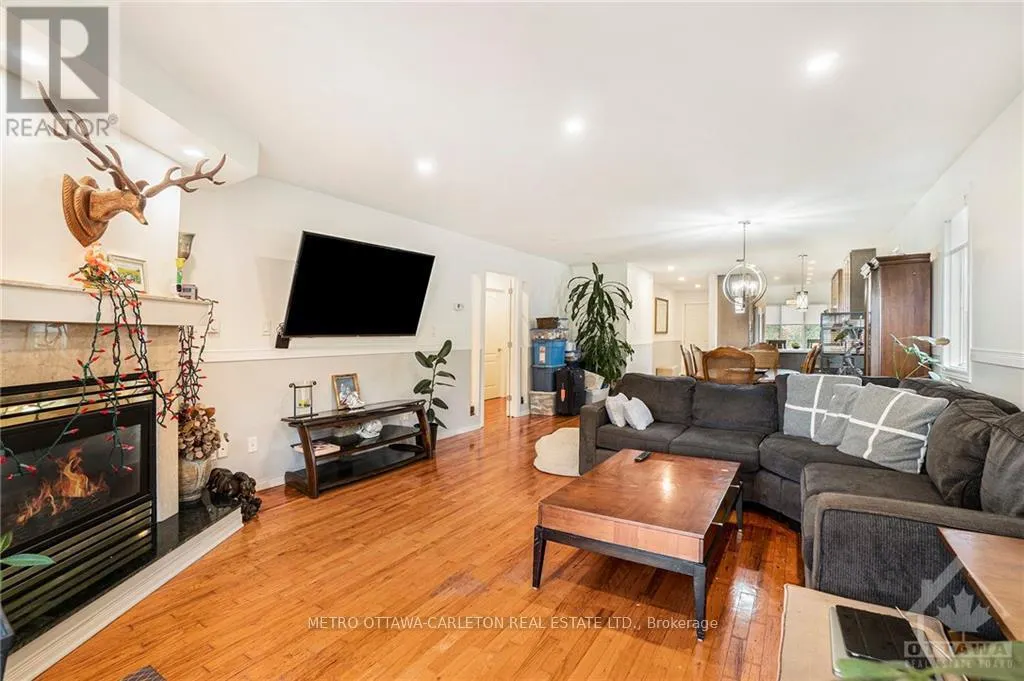 41 RED MAPLE CRESCENT