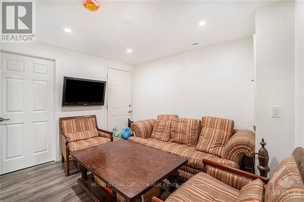 41 RED MAPLE CRESCENT