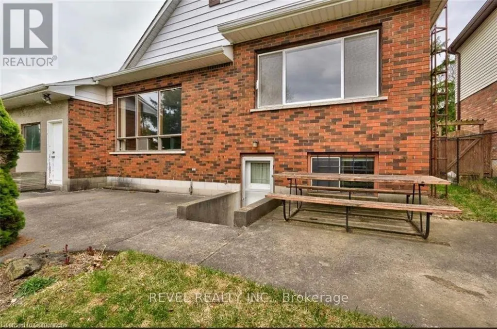 171 STONE CHURCH ROAD E