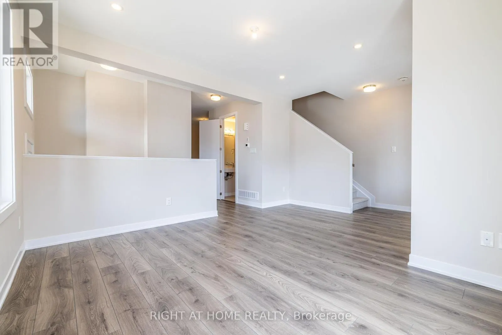 238 SPECKLED ALDER ROW