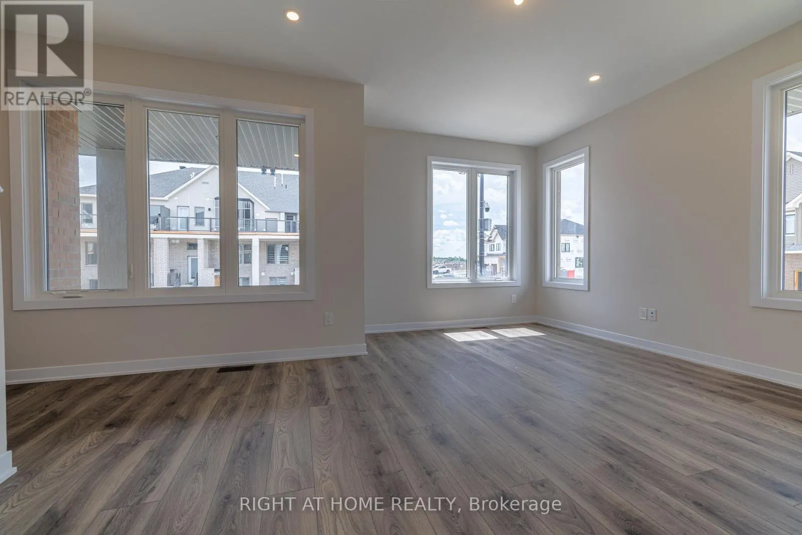 238 SPECKLED ALDER ROW