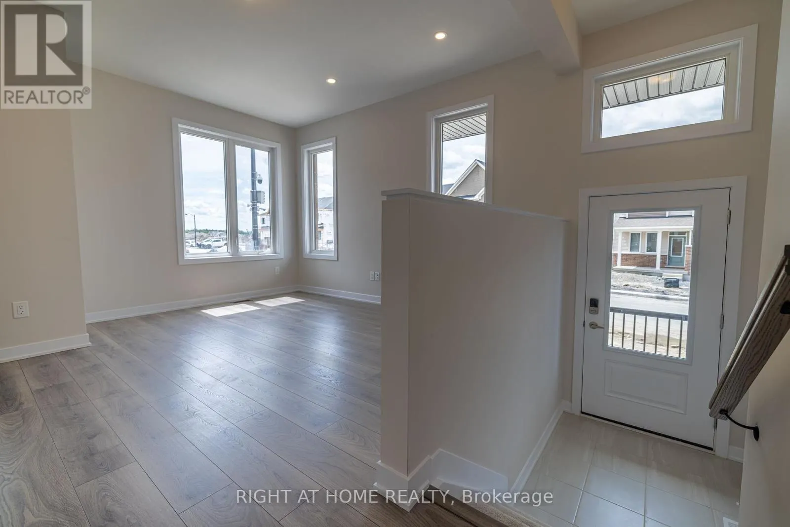 238 SPECKLED ALDER ROW