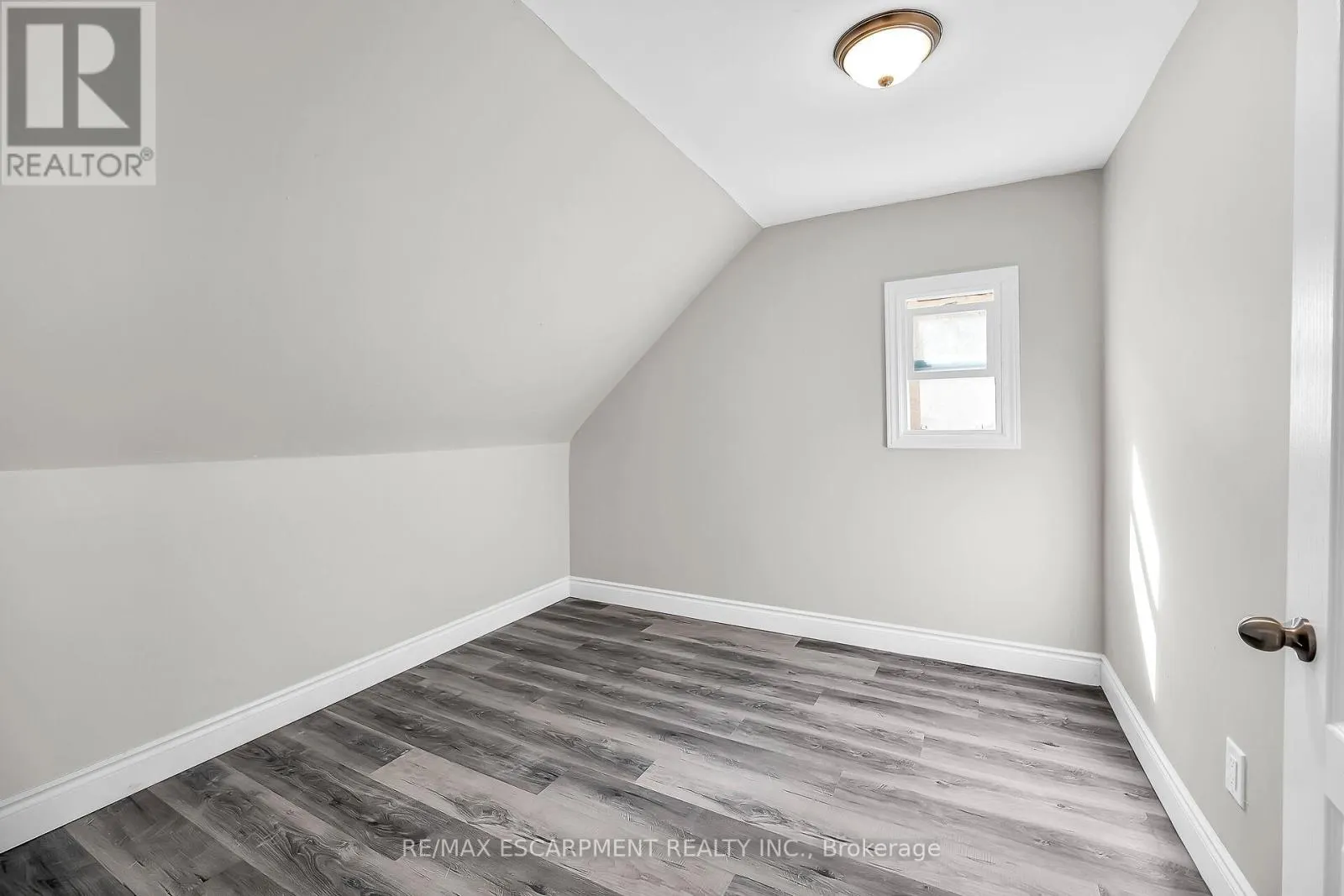 138 SANFORD AVENUE N