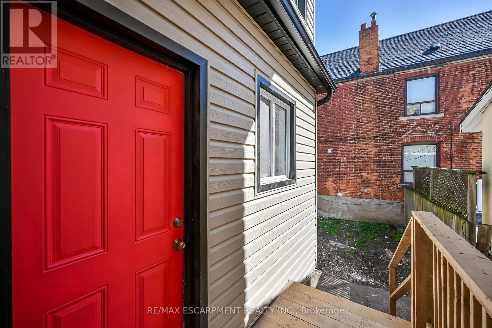 138 SANFORD AVENUE N