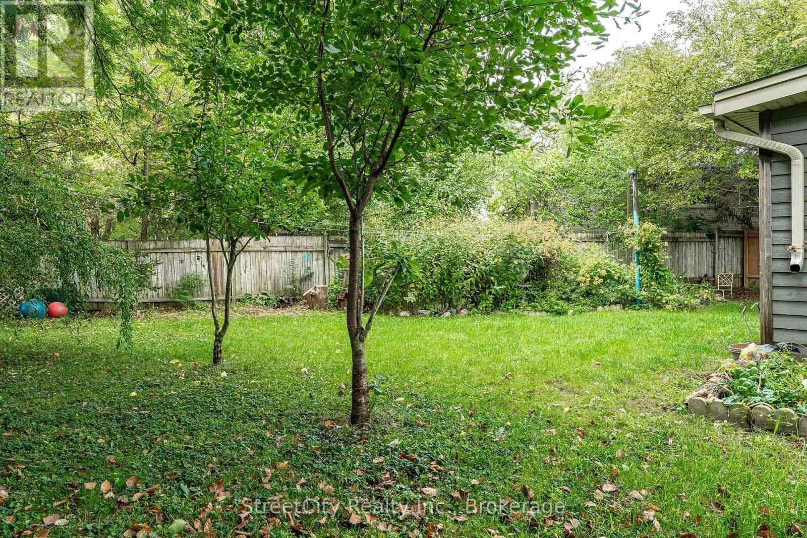 27 RIEHL COURT
