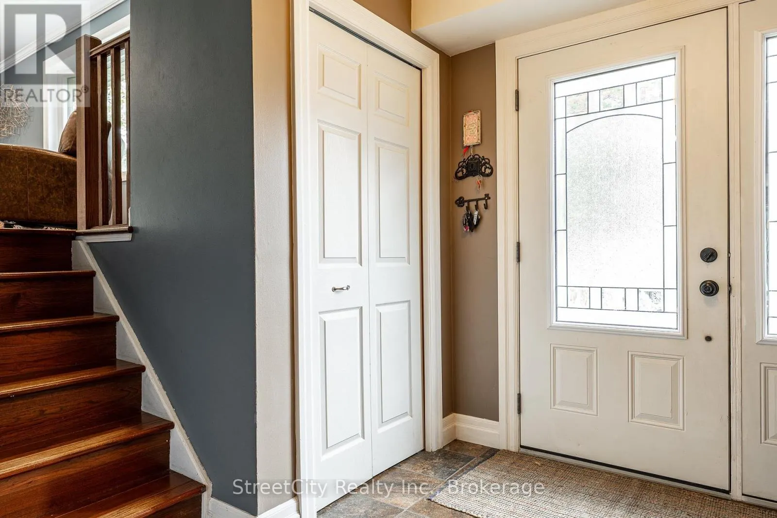 27 RIEHL COURT