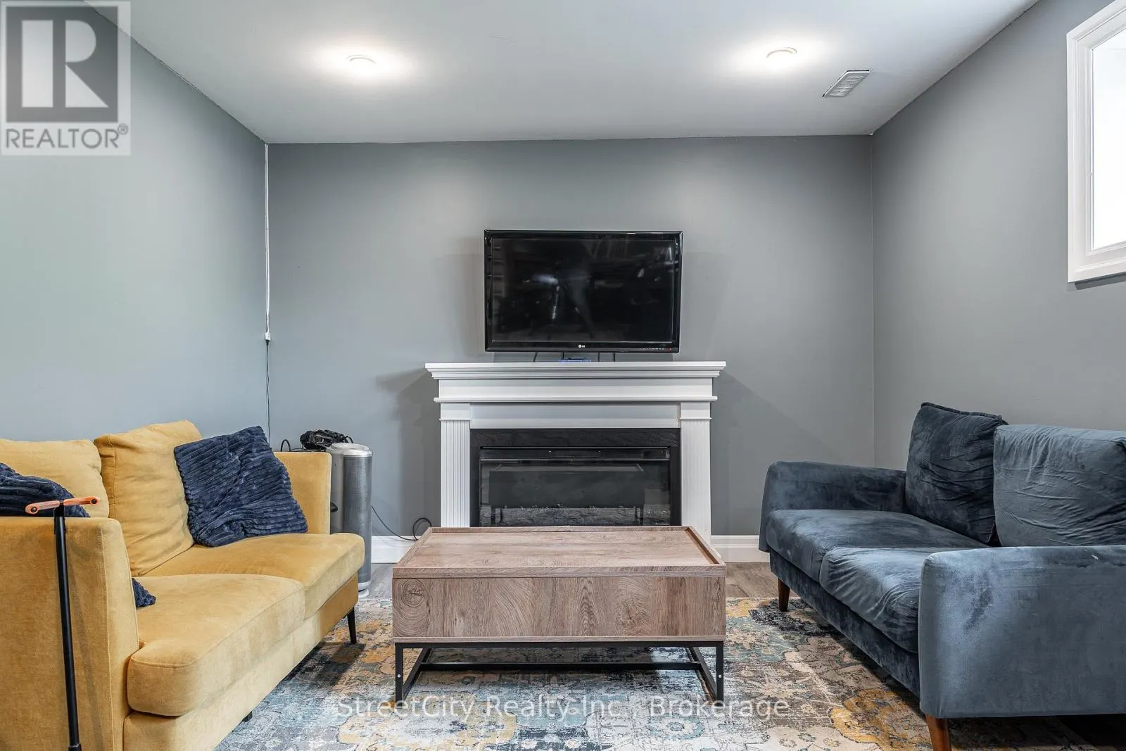 27 RIEHL COURT