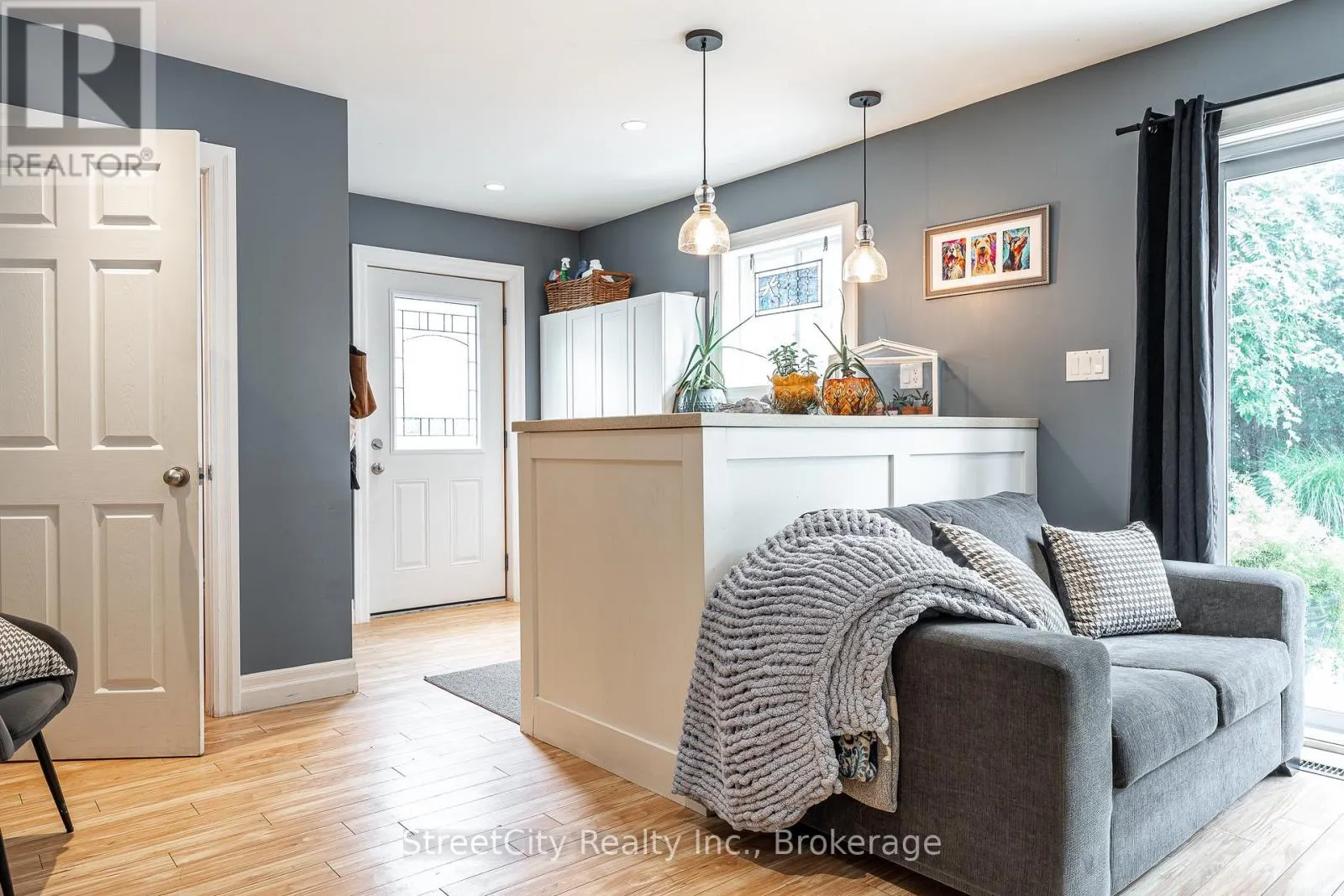 27 RIEHL COURT