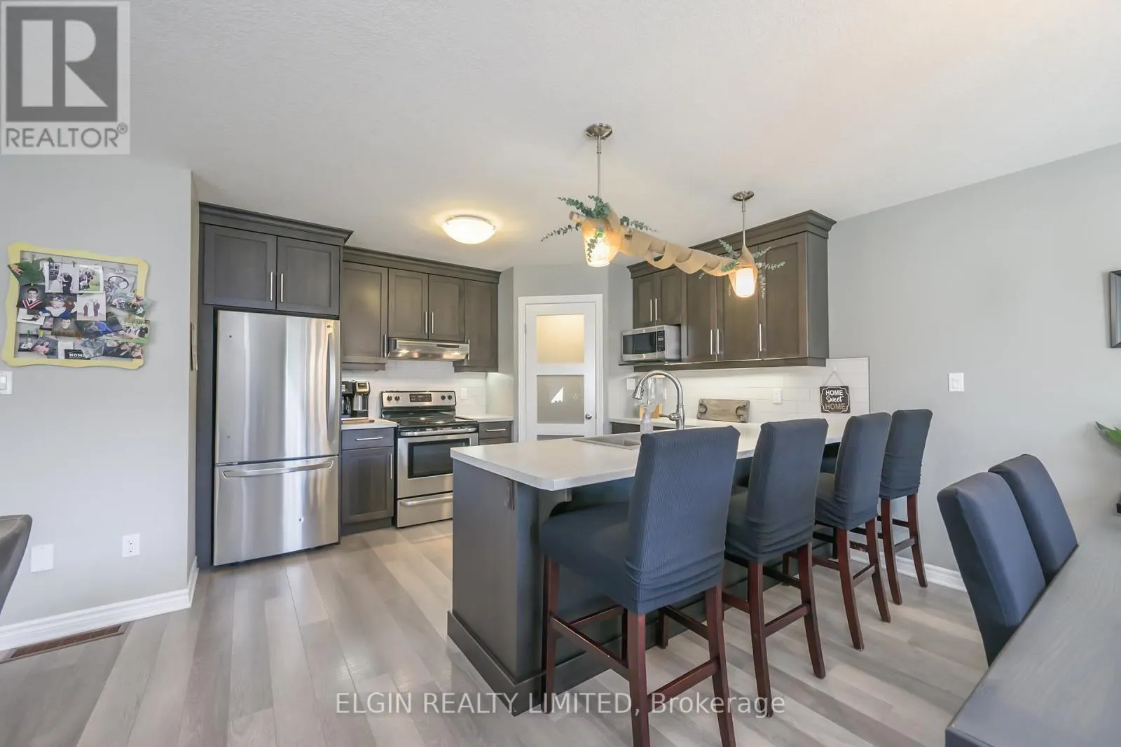 12 RUSSET LANE