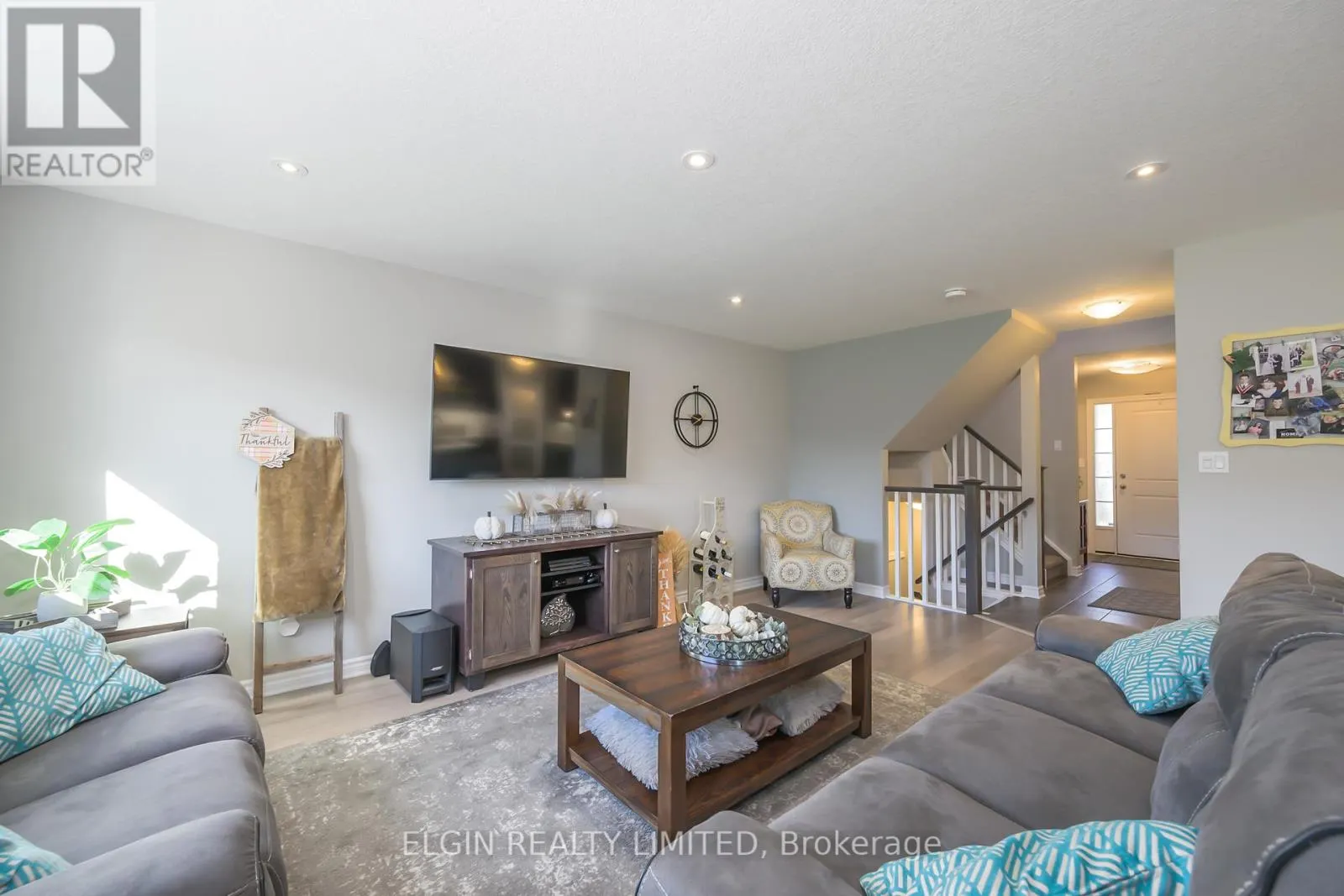 12 RUSSET LANE