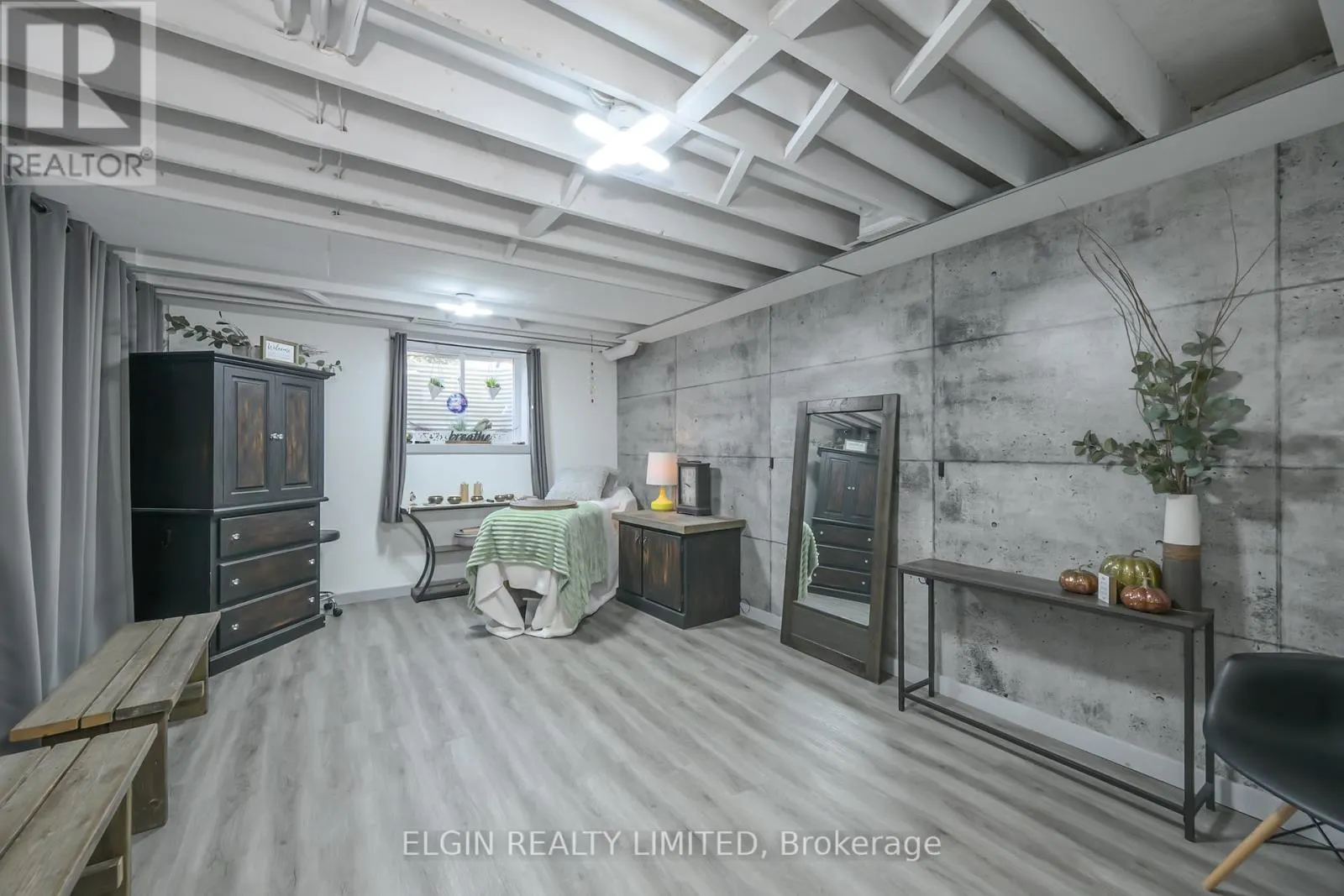 12 RUSSET LANE