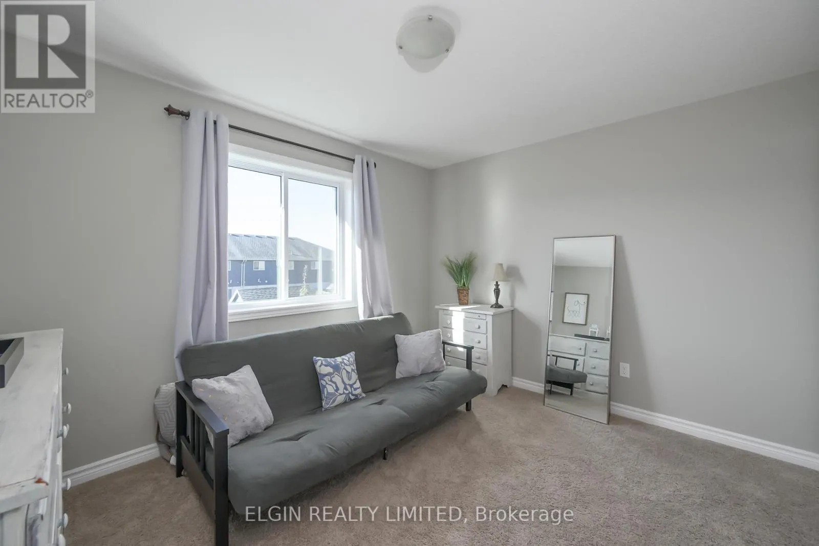 12 RUSSET LANE