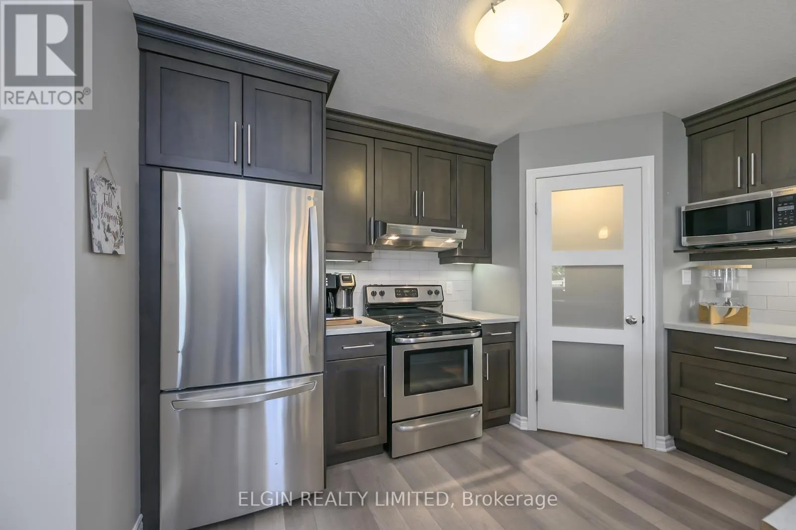 12 RUSSET LANE