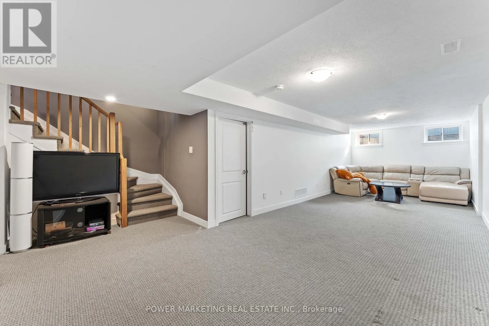 74 FINSBURY AVENUE
