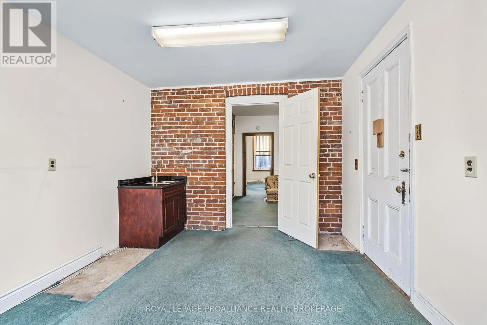 272 WELLINGTON STREET