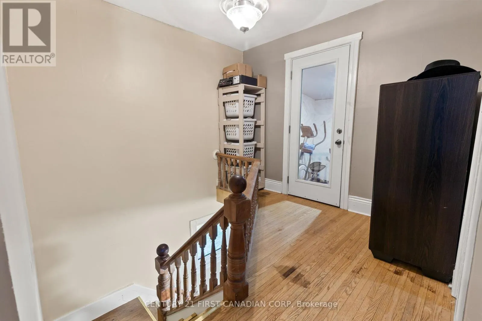 35 VICTORIA STREET N