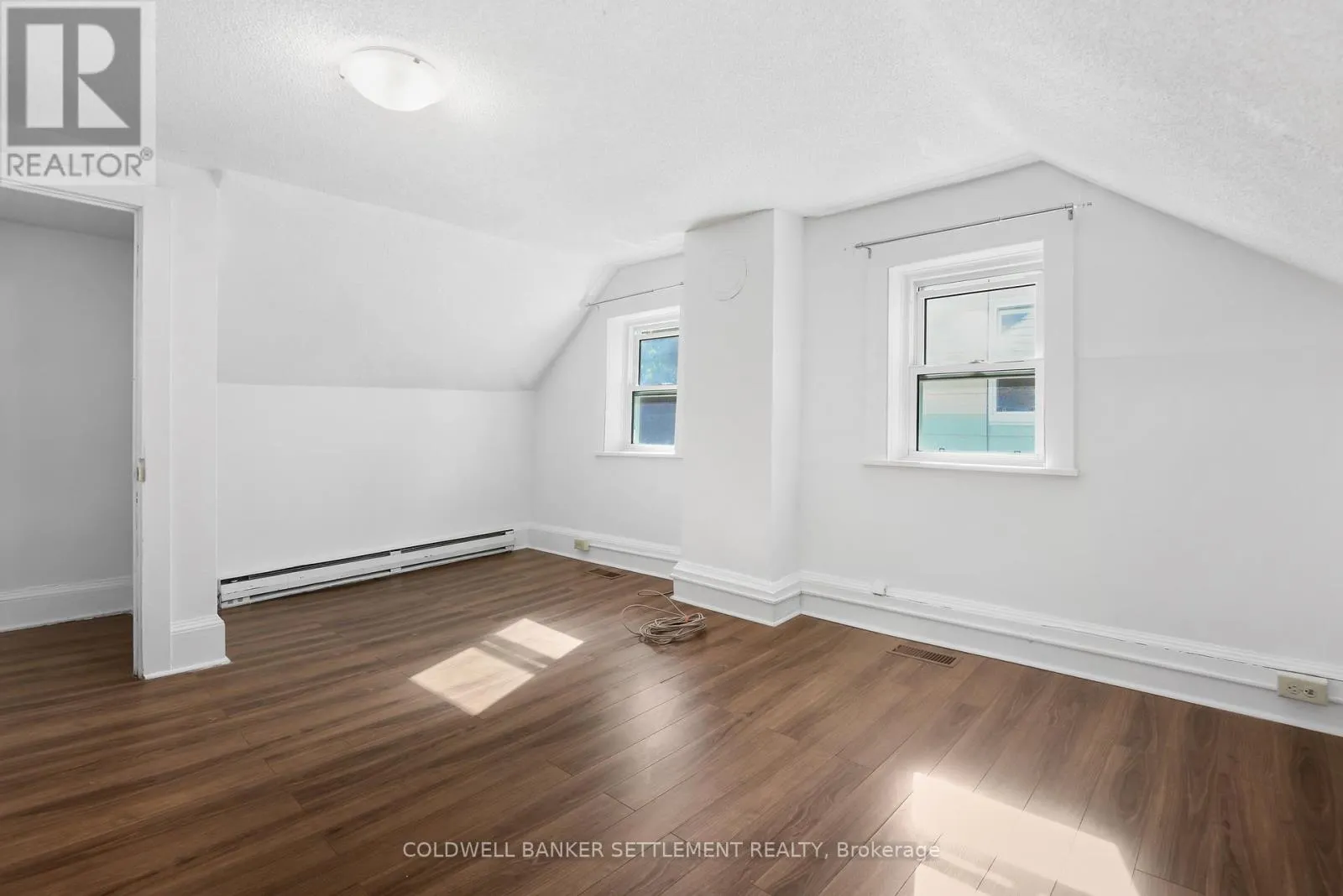 89 DRUMMOND STREET E