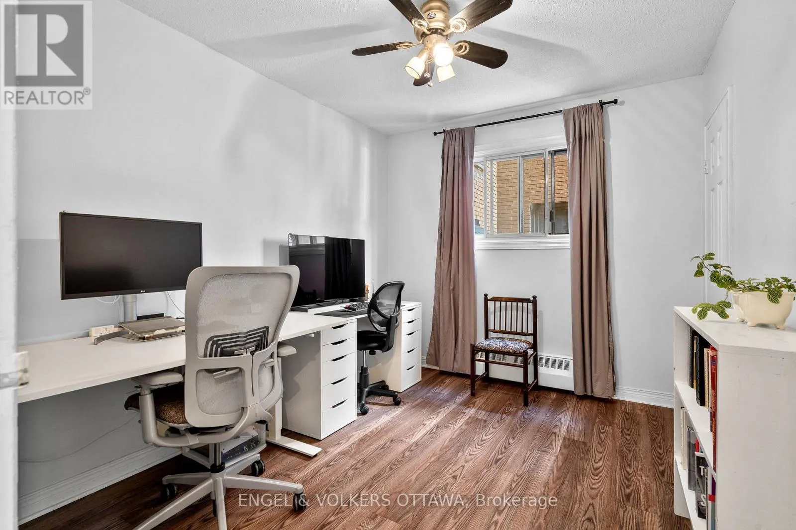 11 - 270 BEECHWOOD AVENUE