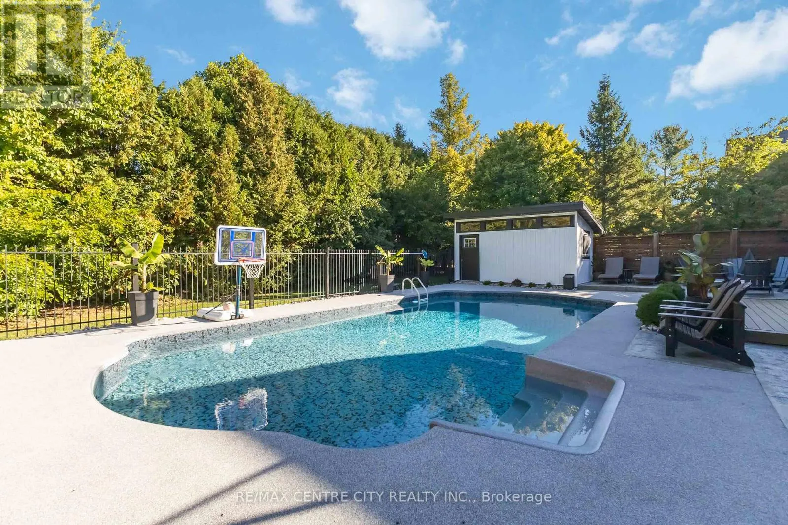 7 MARY BUCKE STREET