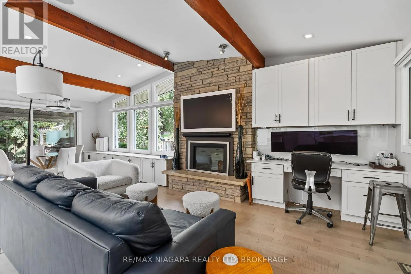 2 MALLETTE CRESCENT