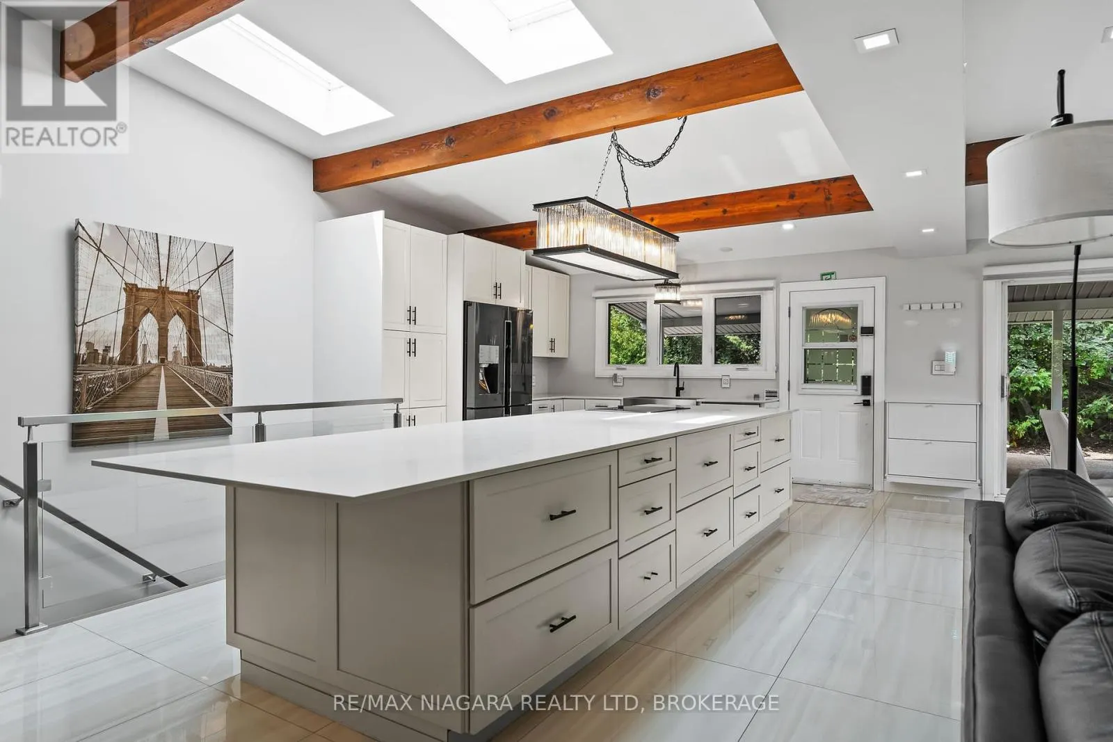 2 MALLETTE CRESCENT
