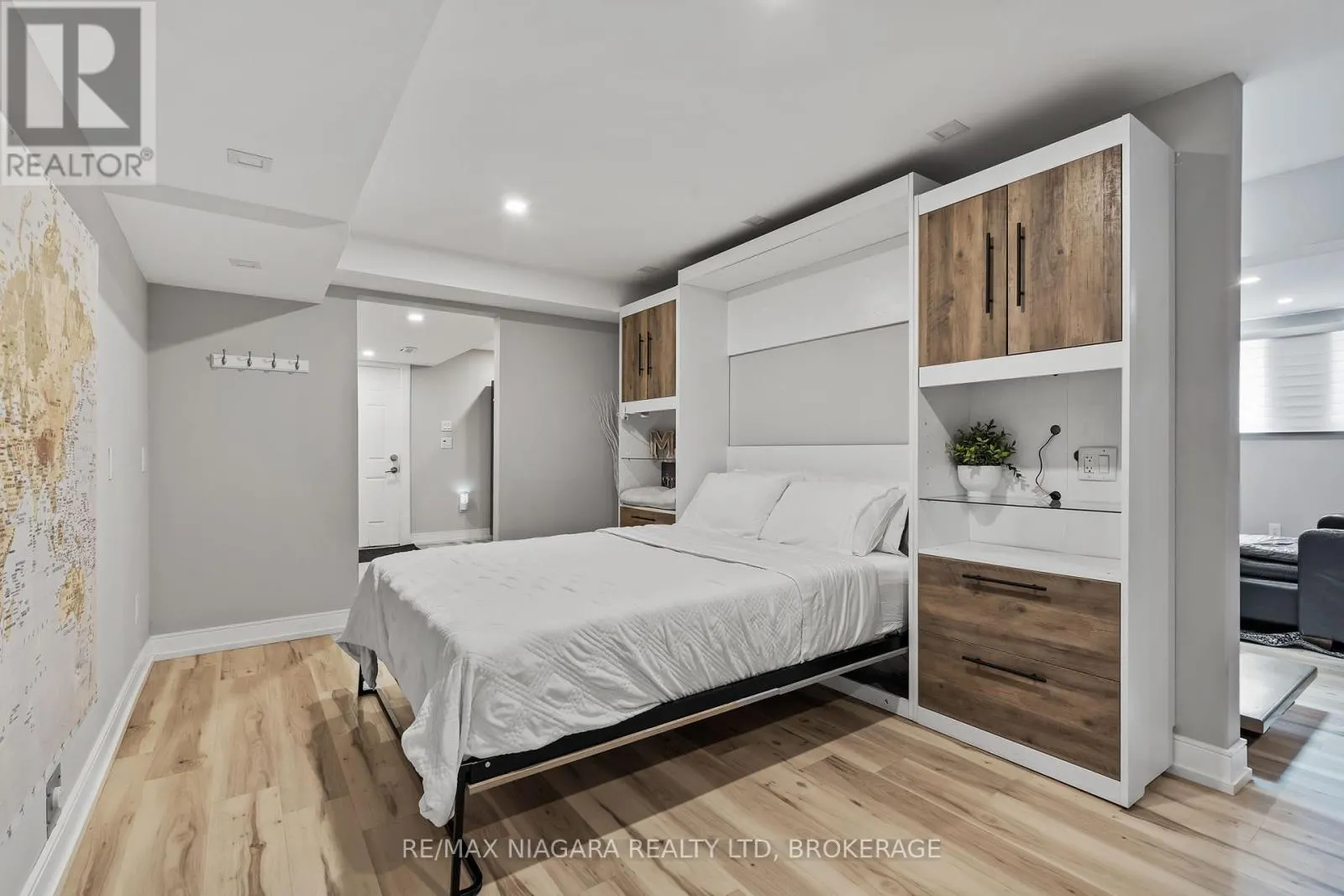 2 MALLETTE CRESCENT