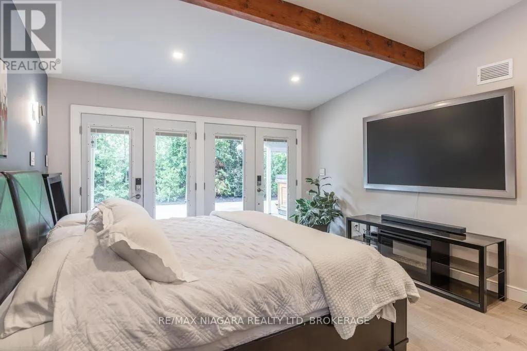 2 MALLETTE CRESCENT