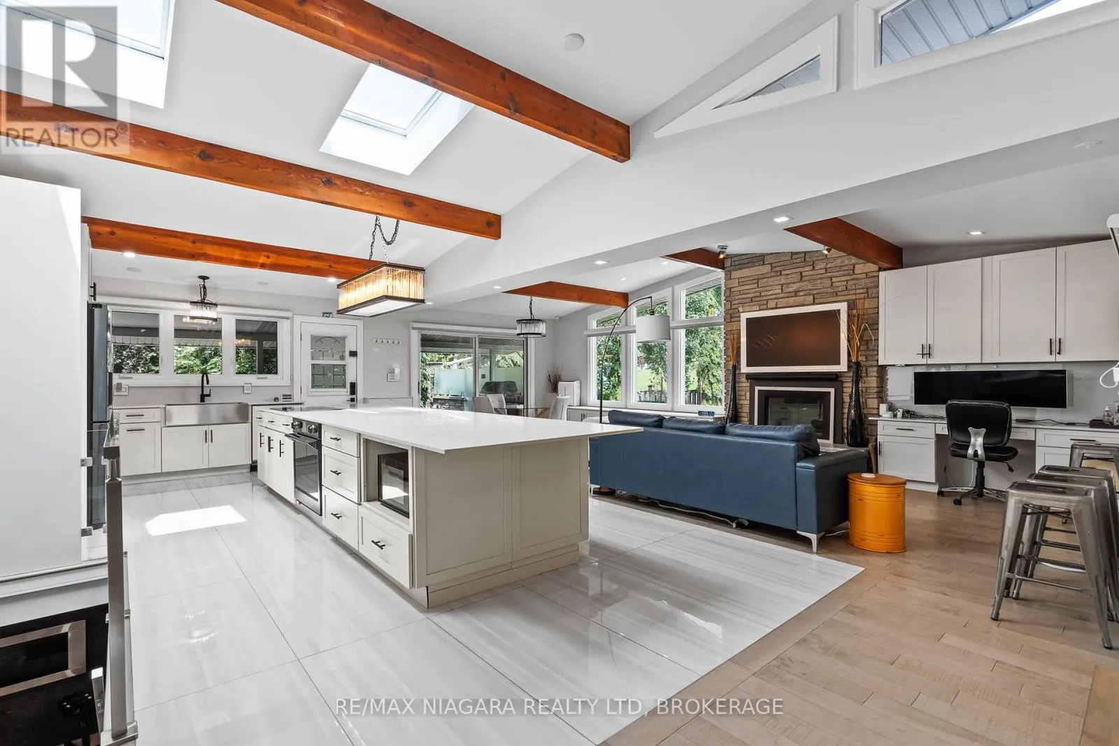 2 MALLETTE CRESCENT