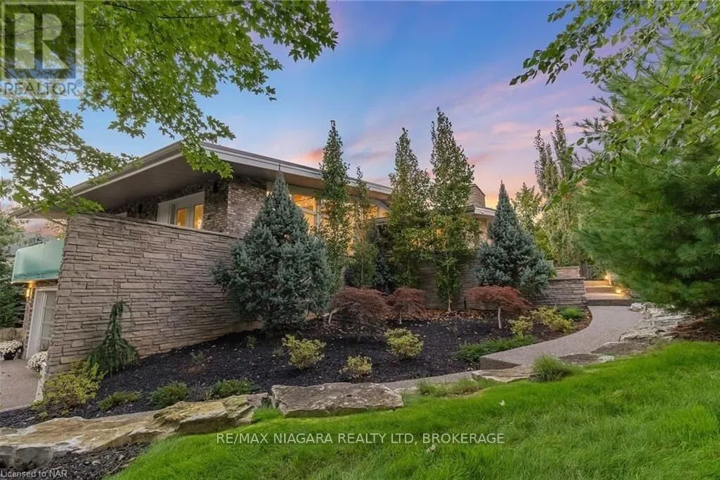2 MALLETTE CRESCENT