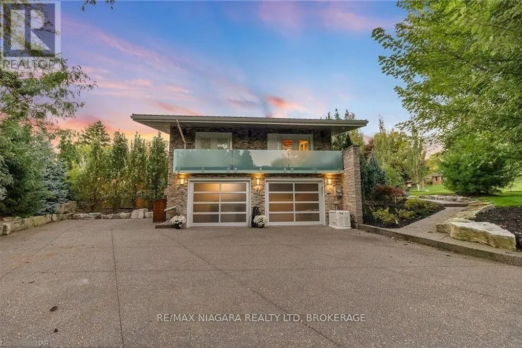 2 MALLETTE CRESCENT