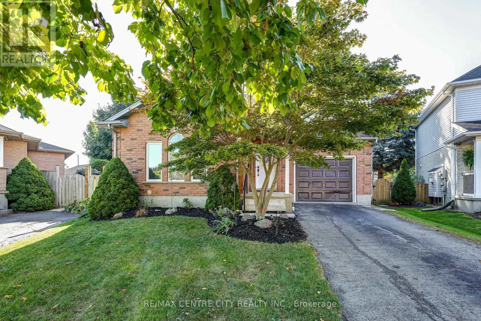 19 LYFORD COURT