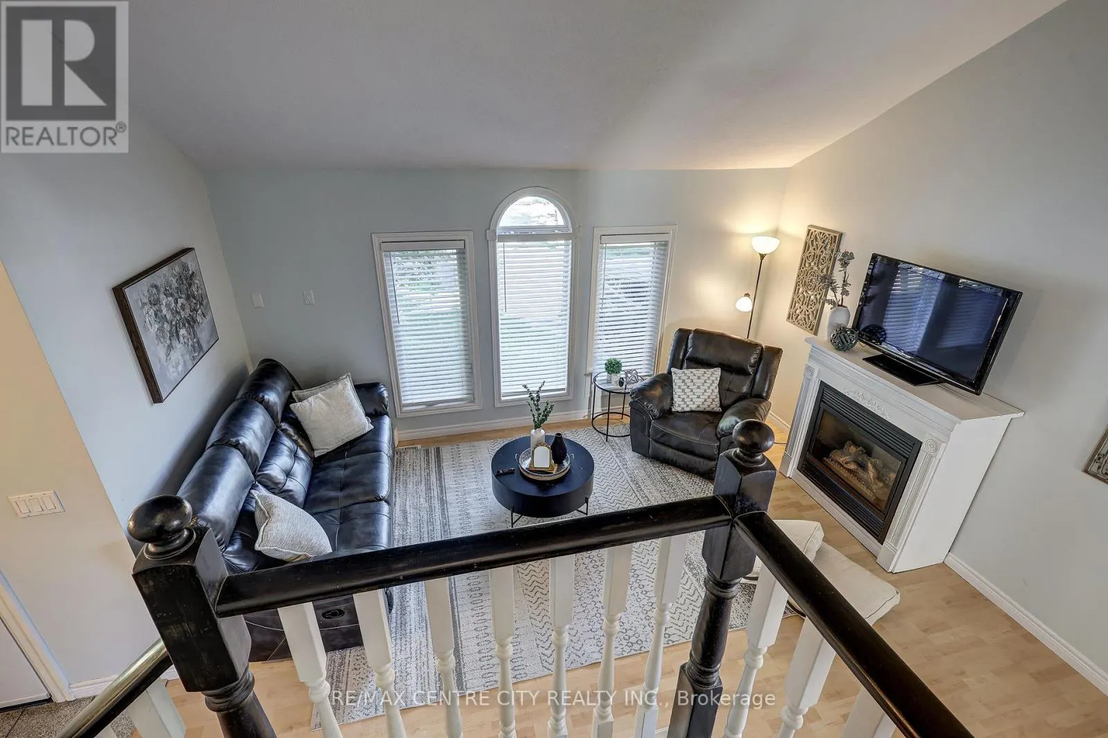 19 LYFORD COURT