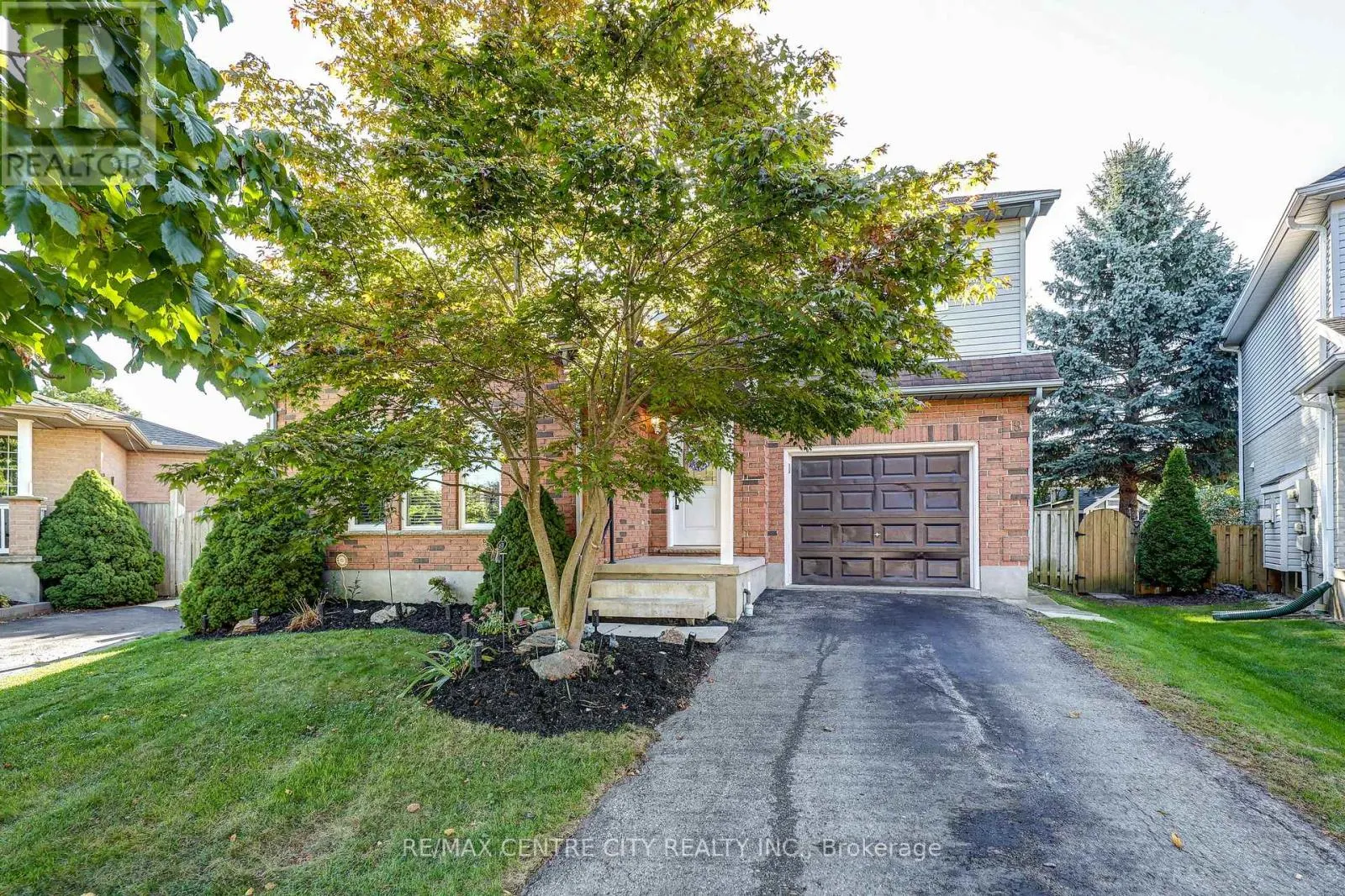 19 LYFORD COURT